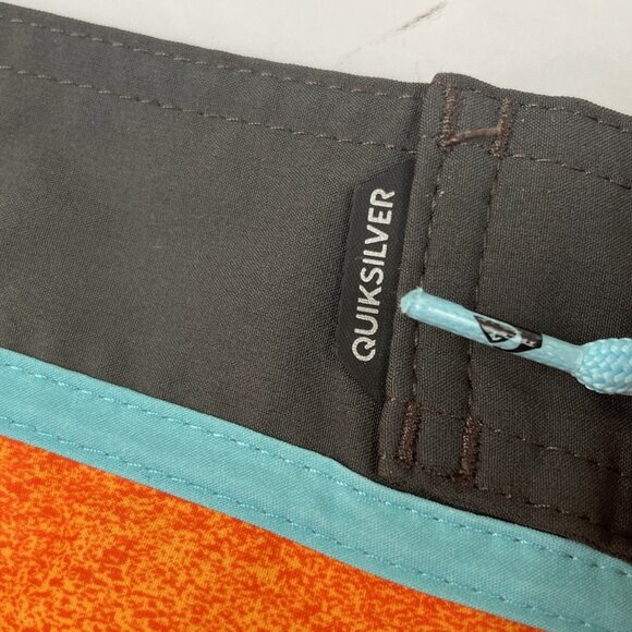 Quiksilver Boardshorts Men’s 34 Swim Trunks Striped Colorblock Poly Stretch - Picture 10 of 11